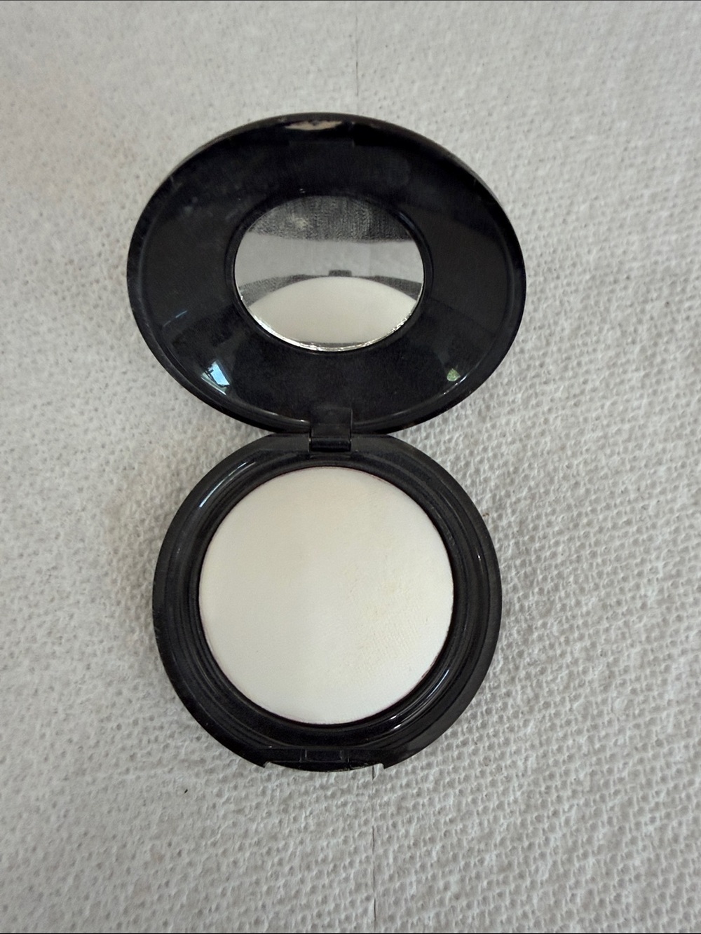 Pat McGrath Translucent Pressed Setting powder for under eye. Light like new